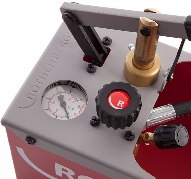 Ручной опрессовочный насос ROTHENBERGER TP 25 60250